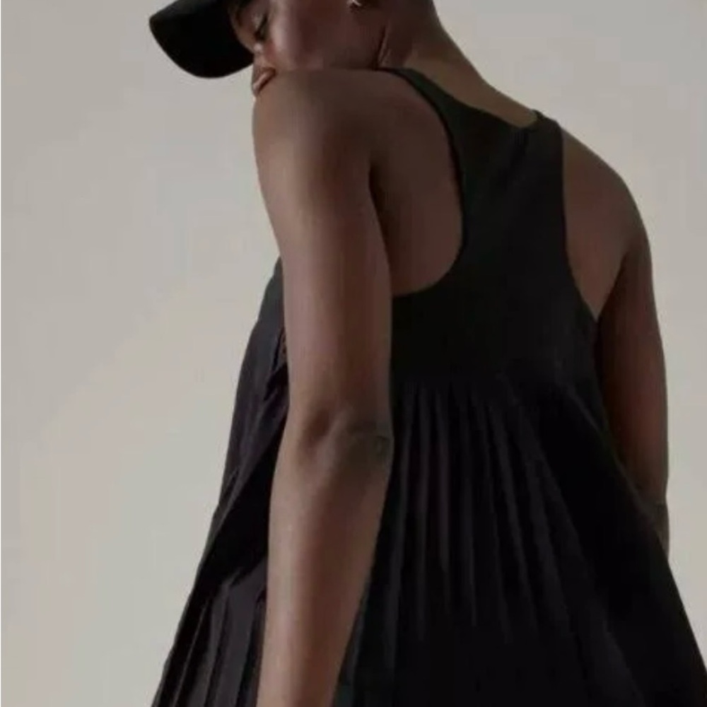 Athleta swing forward pleated tank in black size xl nwt